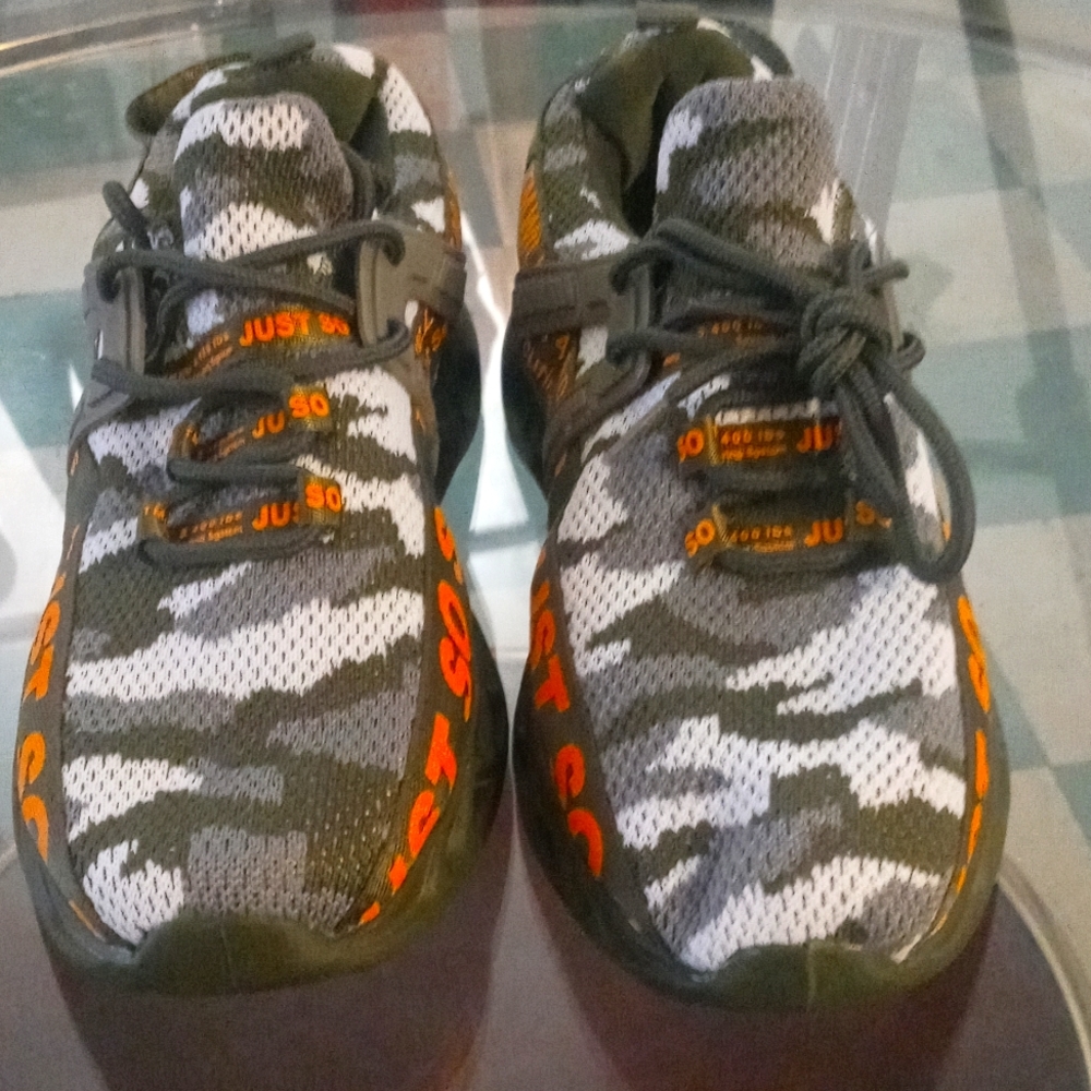 NEW Running/walking shoe (UNISEX)